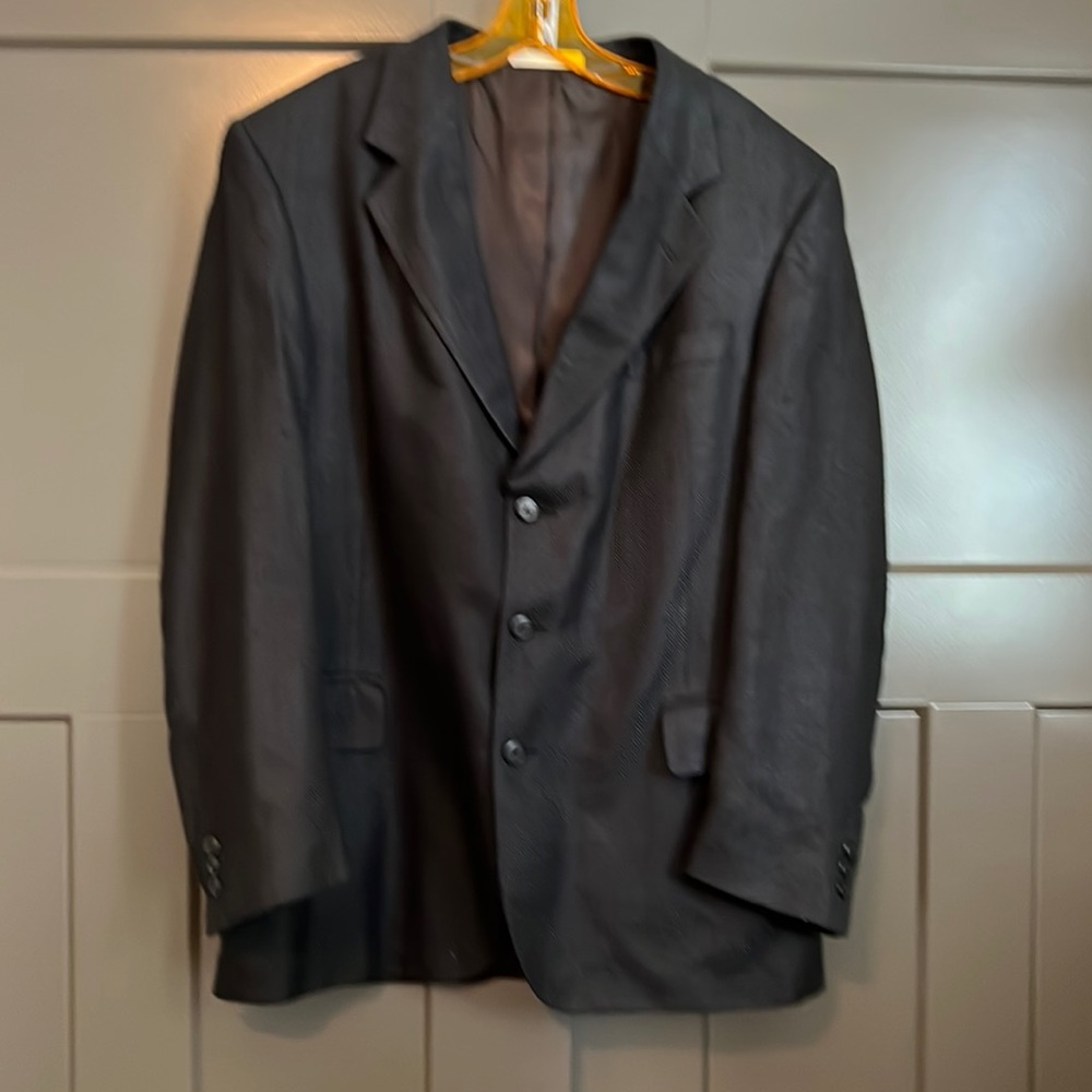 Men’s sport coat.